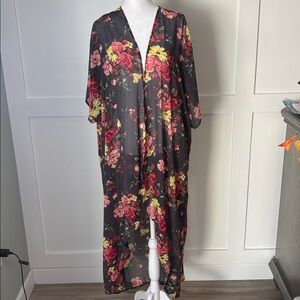 Torrid Black Floral Kimono size 3/4 in excellent condition